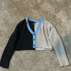 Forever 21 cropped knitted sweater